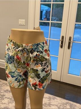 Tommy Bahama Disney White Tropical Floral Drawstring Women’s Shorts